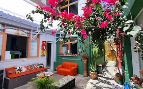 Nomads Hostel Multicultural & Coworking